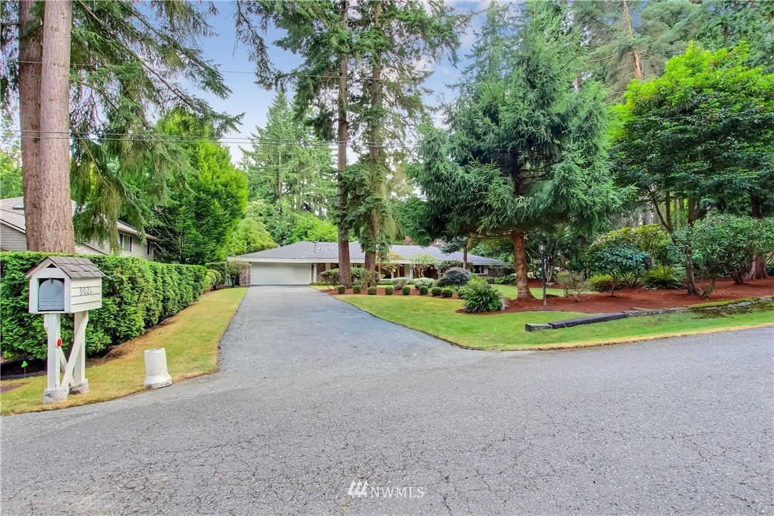 9021 Northeast 188th Place Bothell, WA 98011 - Photo 4 of 40 Gallery Image 4