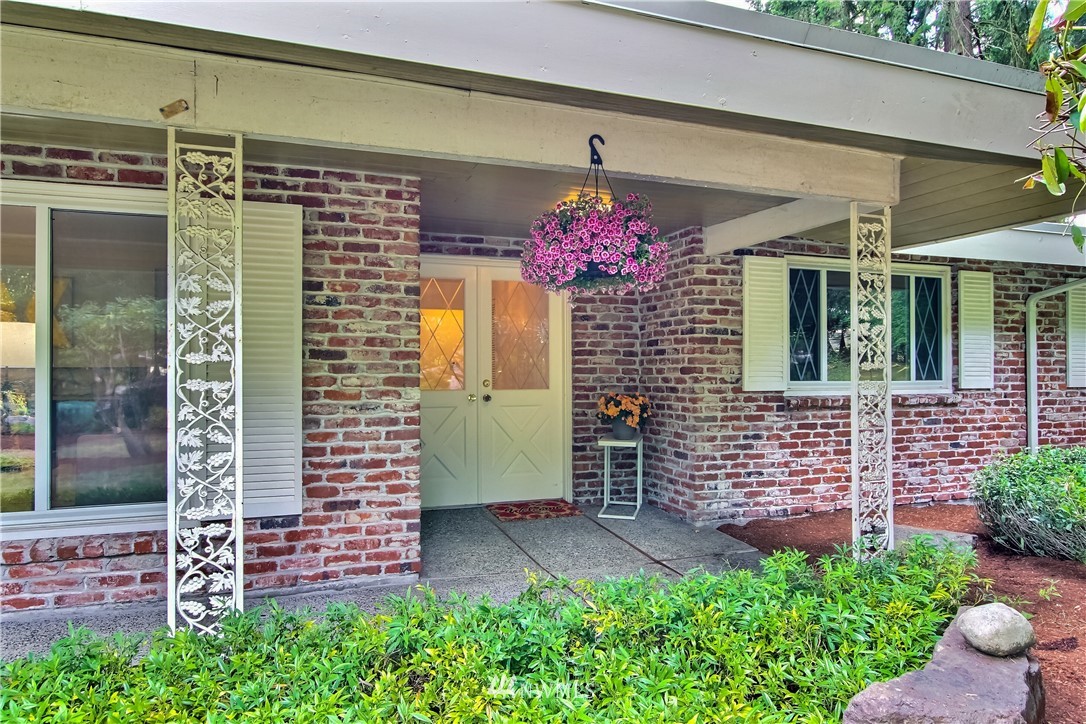 9021 Northeast 188th Place Bothell, WA 98011 - Photo 7 of 40 Gallery Image 7