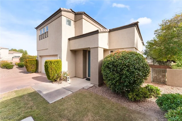 $2,240 | 704 Chase Tree Street, Las Vegas, NV 89144