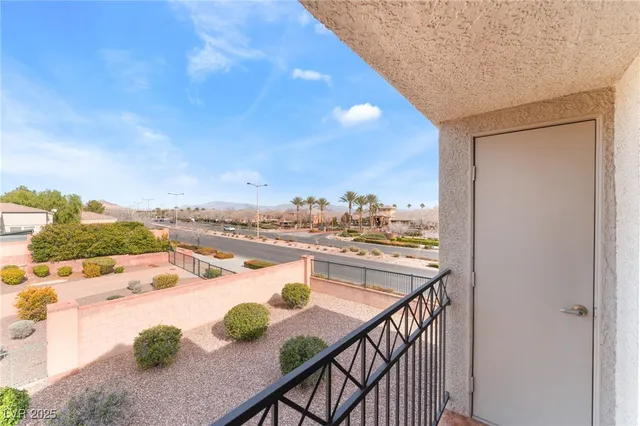 $2,240 | 704 Chase Tree Street, Las Vegas, NV 89144