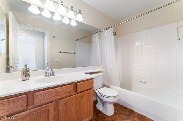 $2,240 | 704 Chase Tree Street, Las Vegas, NV 89144