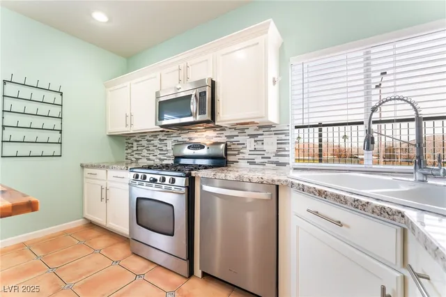 $2,240 | 704 Chase Tree Street, Las Vegas, NV 89144