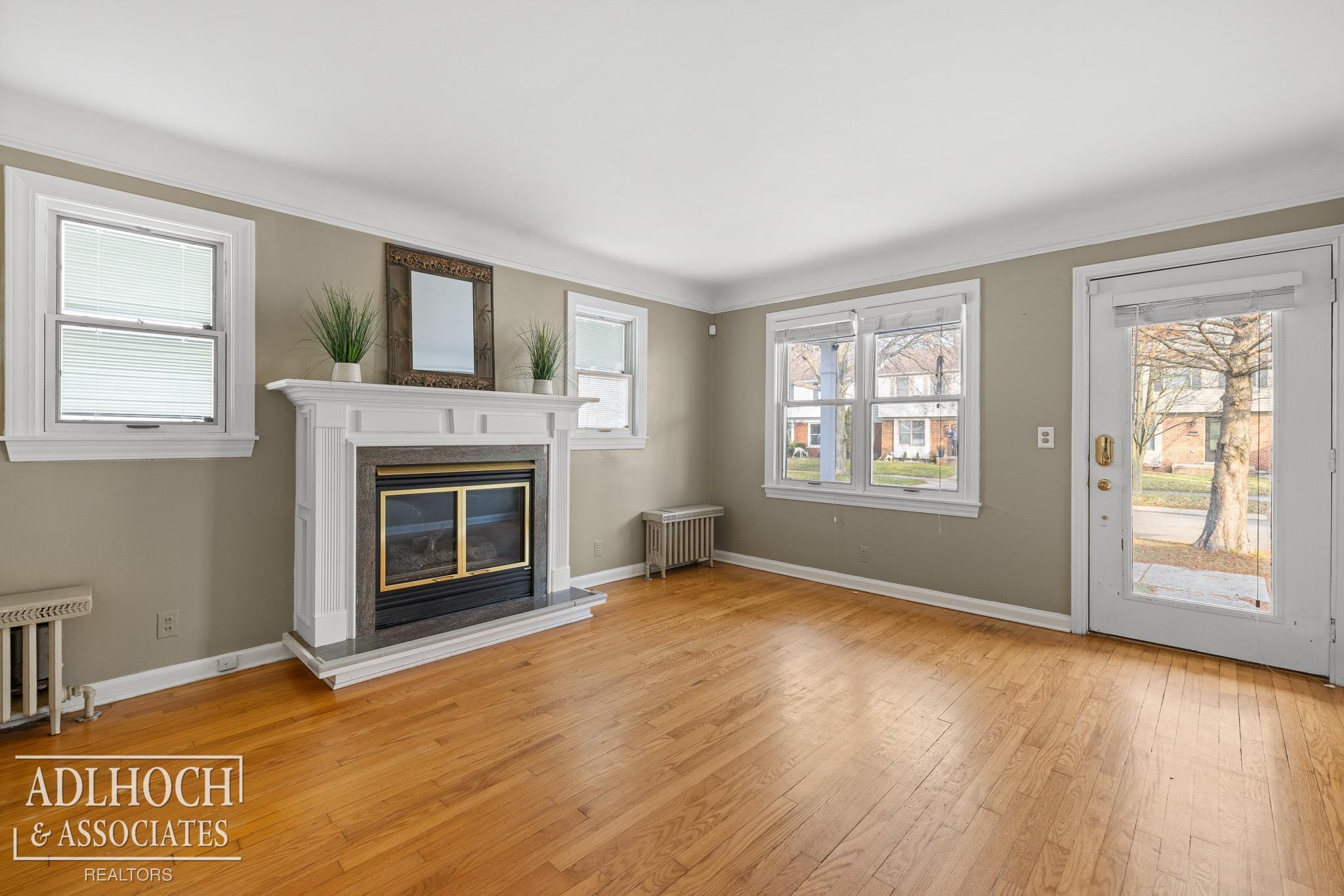 2065 Ridgemont Road Grosse Pointe Woods, MI 48236 - Photo 2 of 26