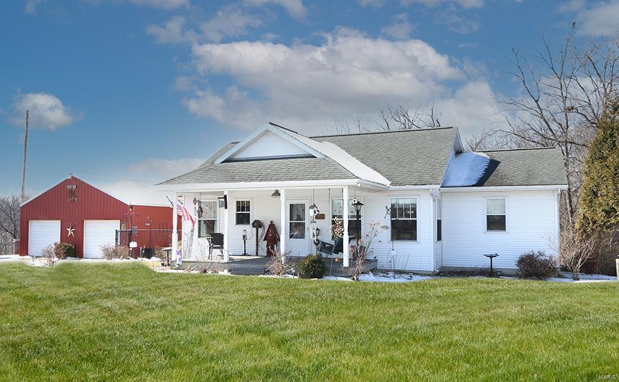 1339 Ayers Road Greenville, IL 62246 - Photo 1 of 62 Gallery Image 1