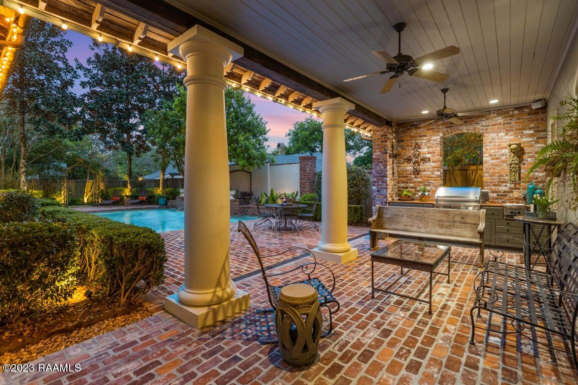 1302 Greenbriar Road Lafayette, LA 70503 - Photo 37 of 50 1302 Greenbriar Rd twilight-11