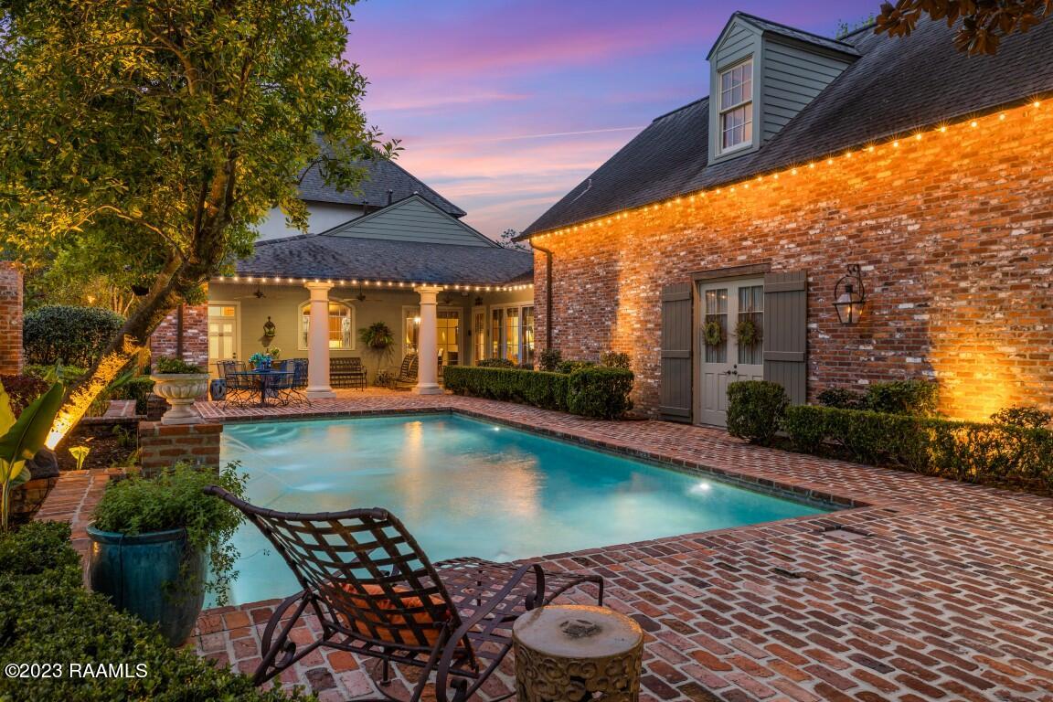 1302 Greenbriar Road Lafayette, LA 70503 - Photo 40 of 50 1302 Greenbriar Rd twilight-14