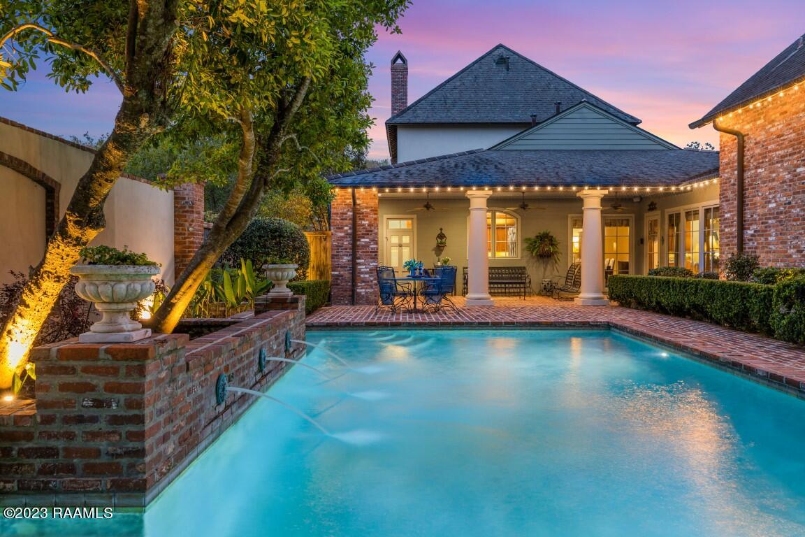 1302 Greenbriar Road Lafayette, LA 70503 - Photo 41 of 50 1302 Greenbriar Rd twilight-15