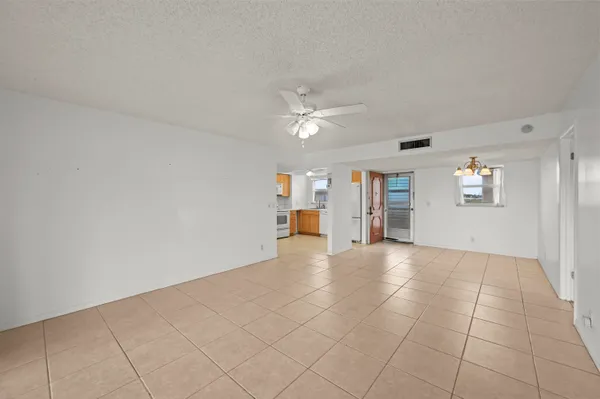 $69,999 | 715 Lori Drive, Unit 307, Palm Springs, FL 33461