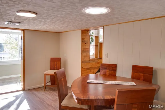 $224,500 | 104 Grafton Hills Drive, Grafton, IL 62037