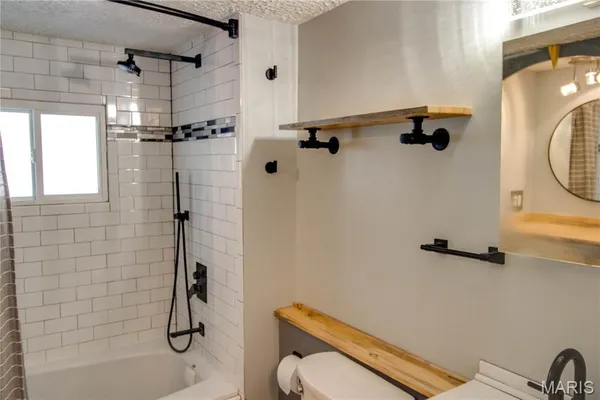 $212,000 | 104 Grafton Hills Drive, Grafton, IL 62037