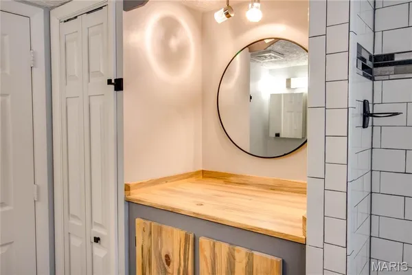 $212,000 | 104 Grafton Hills Drive, Grafton, IL 62037