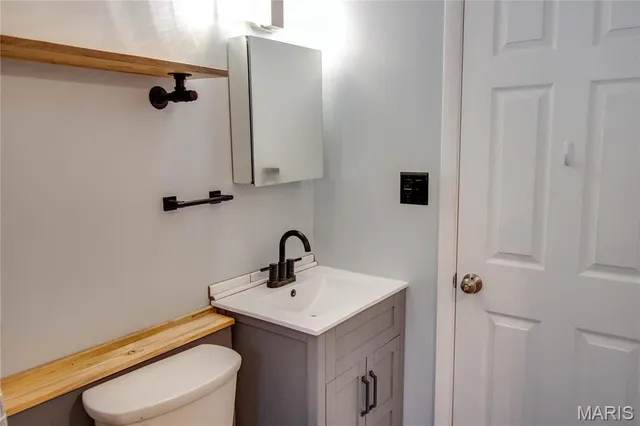 $224,500 | 104 Grafton Hills Drive, Grafton, IL 62037