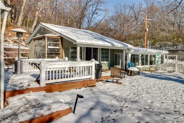 $224,500 | 104 Grafton Hills Drive, Grafton, IL 62037