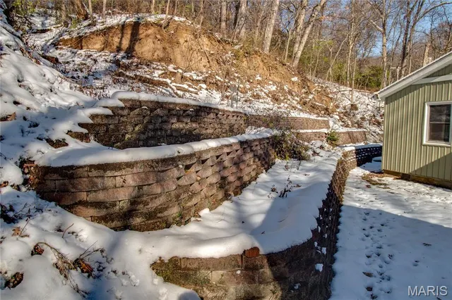 $224,500 | 104 Grafton Hills Drive, Grafton, IL 62037