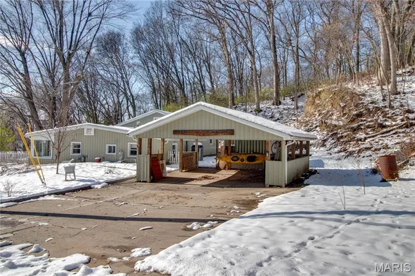 $212,000 | 104 Grafton Hills Drive, Grafton, IL 62037