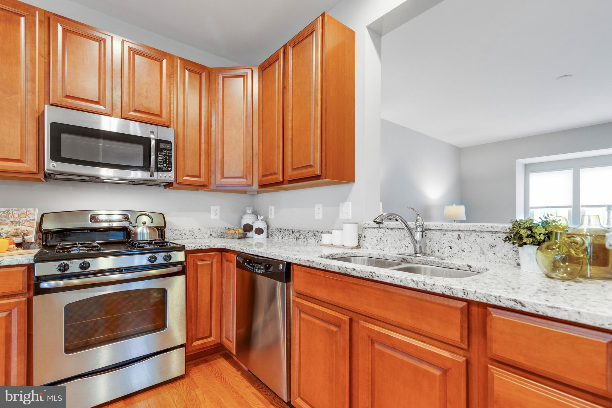 156 Short Branch Road Stafford, VA 22556 - Photo 9 of 34 Kitchen has Gas Cooking