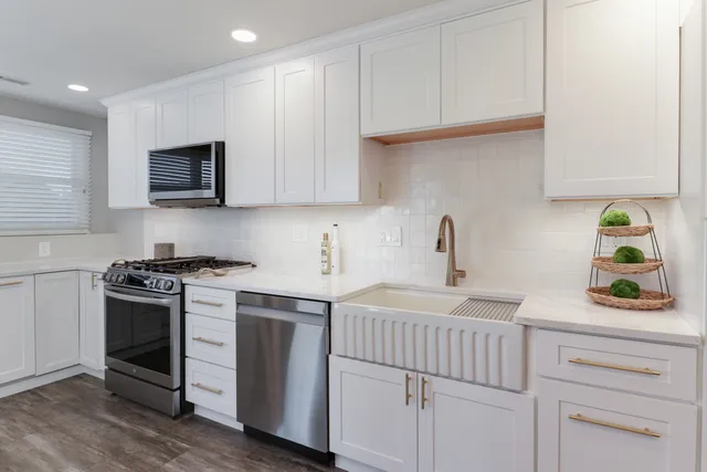 $675,000 | 3 Pebblebrook Court, Bloomington, IL 61705