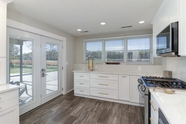 $645,000 | 3 Pebblebrook Court, Bloomington, IL 61705