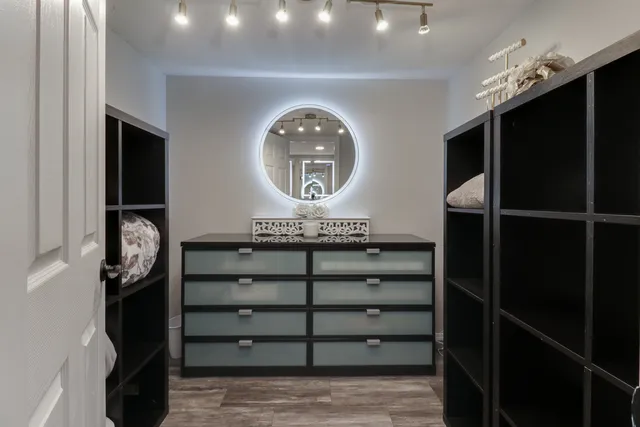 $675,000 | 3 Pebblebrook Court, Bloomington, IL 61705