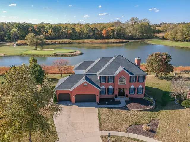 $675,000 | 3 Pebblebrook Court, Bloomington, IL 61705