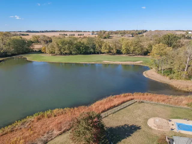 $675,000 | 3 Pebblebrook Court, Bloomington, IL 61705