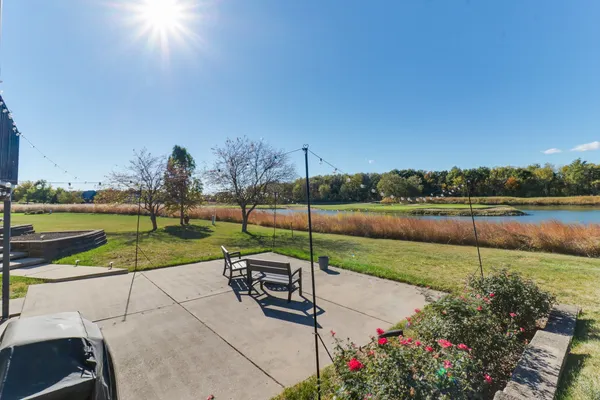 $645,000 | 3 Pebblebrook Court, Bloomington, IL 61705