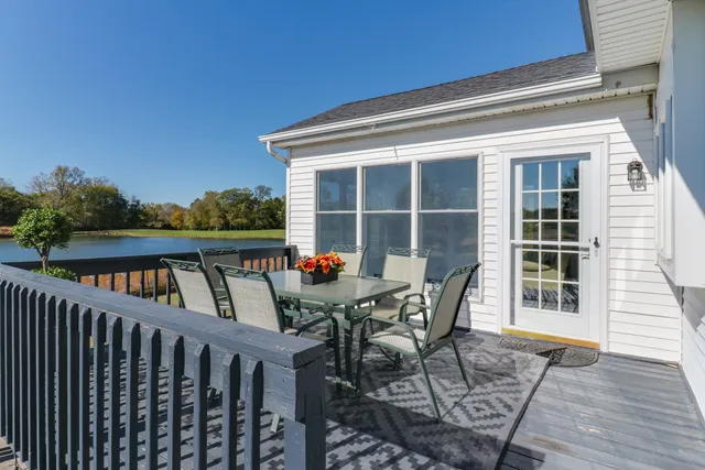 $675,000 | 3 Pebblebrook Court, Bloomington, IL 61705