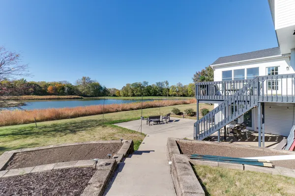 $645,000 | 3 Pebblebrook Court, Bloomington, IL 61705