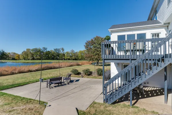 $645,000 | 3 Pebblebrook Court, Bloomington, IL 61705