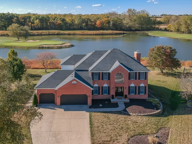 $675,000 | 3 Pebblebrook Court, Bloomington, IL 61705