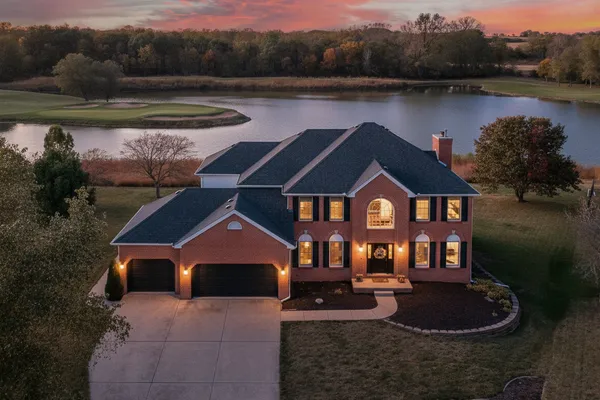 $645,000 | 3 Pebblebrook Court, Bloomington, IL 61705