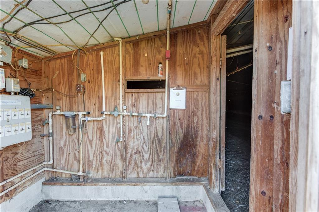 334 Brock Road Toccoa, GA 30577 - Photo 11 of 22 a view of wooden door