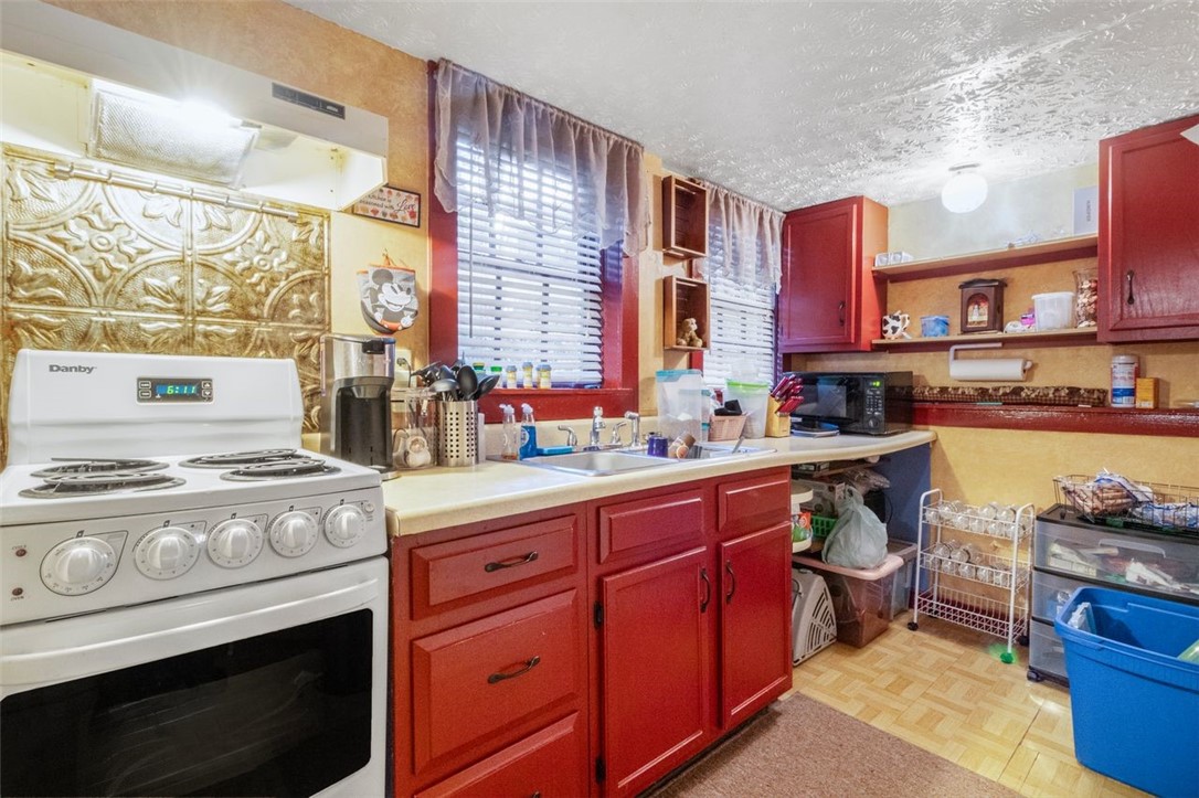 4019 Post Road Warwick, RI 02886 - Photo 38 of 41 Guest Apartment Kitchen