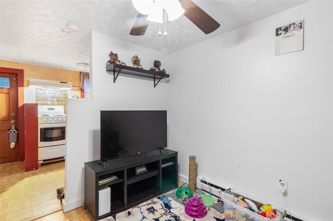 4019 Post Road Warwick, RI 02886 - Photo 39 of 41 Guest Apartment Den