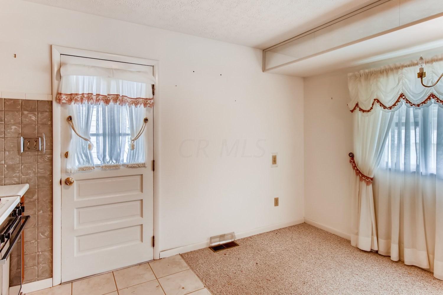 3146 Hillgate Road Columbus, OH 43207 - Photo 12 of 25 Gallery Image 12
