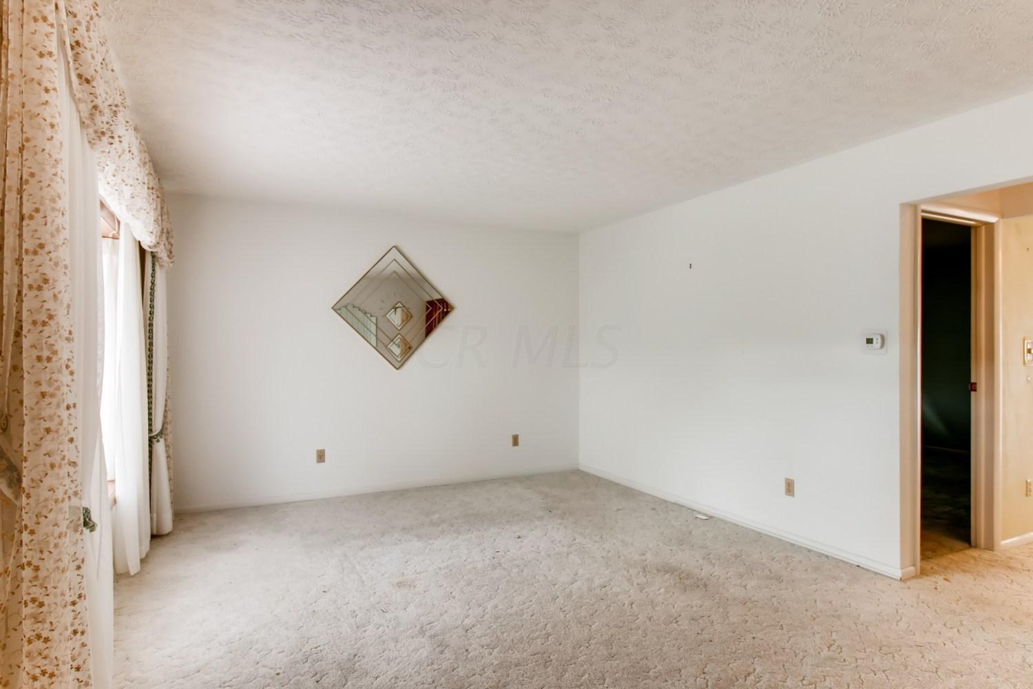 3146 Hillgate Road Columbus, OH 43207 - Photo 5 of 25 Gallery Image 5