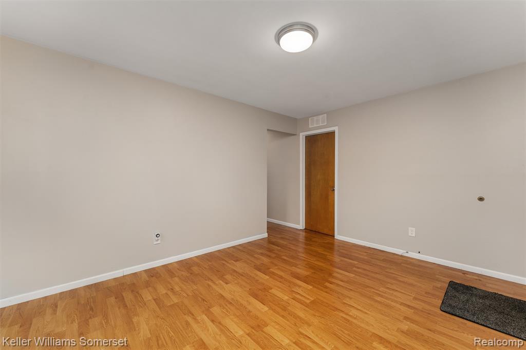 7263 Henry Street Center Line, MI 48015 - Photo 4 of 24