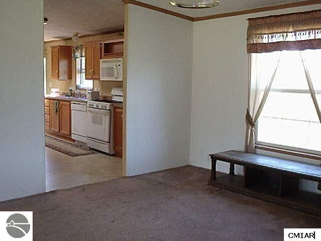 425 South Shepherd Road Mount Pleasant, MI 48858 - Photo 5 of 9 1770999-4.JPG