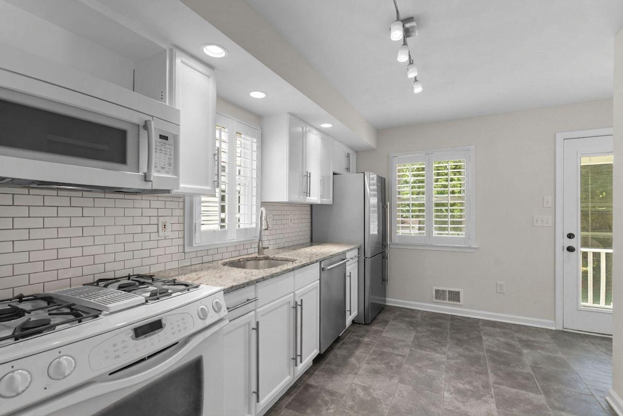 513 Park Road Rockville, MD 20850 - Photo 10 of 43 Modern Kitchen with Subway Tile Backsplash