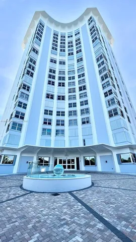 $9,500 | 5200 North Ocean Drive, Unit 1603, Singer Island, FL 33404