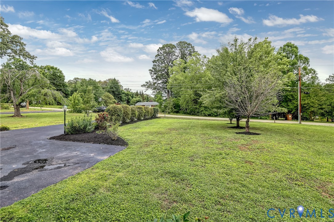 8309 Lansdowne Road Henrico, VA 23229 - Photo 5 of 43 View from your front porch!