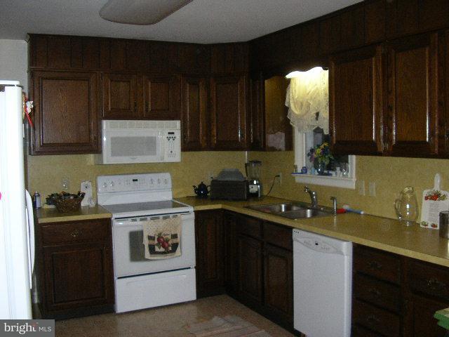 15 Carriage Road Palmyra, PA 17078 - Photo 7 of 9 Gallery Image 7