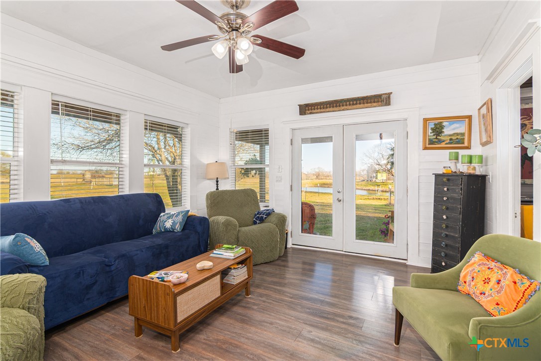 7150 Linne Road Seguin, TX 78155 - Photo 5 of 43 a living room with furniture and a large window