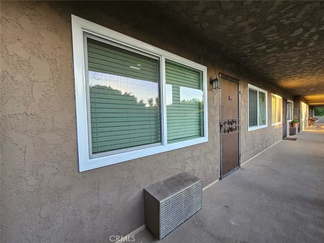 $431,000 | 611 South La Veta Park Circle, Unit CI228, Orange, CA 92868