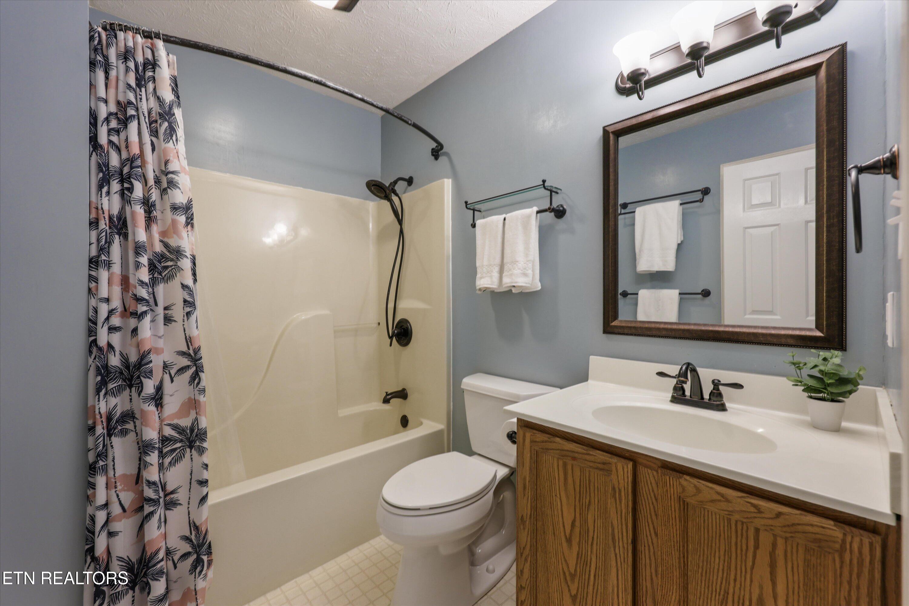 16 Radcliff Terrace Oak Ridge, TN 37830 - Photo 32 of 52 43-16 Radcliff Terrace048