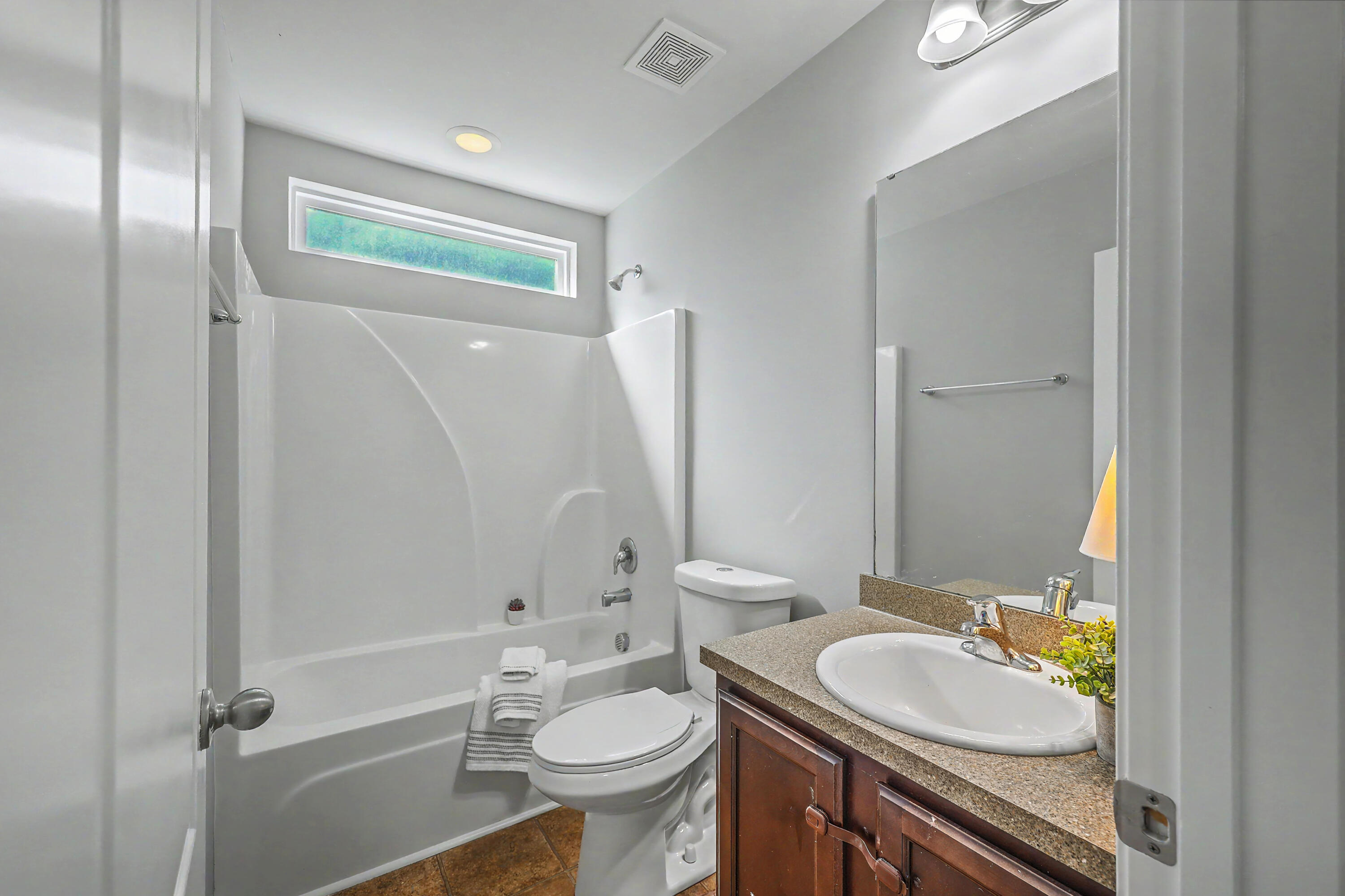 122 Brittondale Road Summerville, SC 29485 - Photo 22 of 29 Full Guest Bathroom