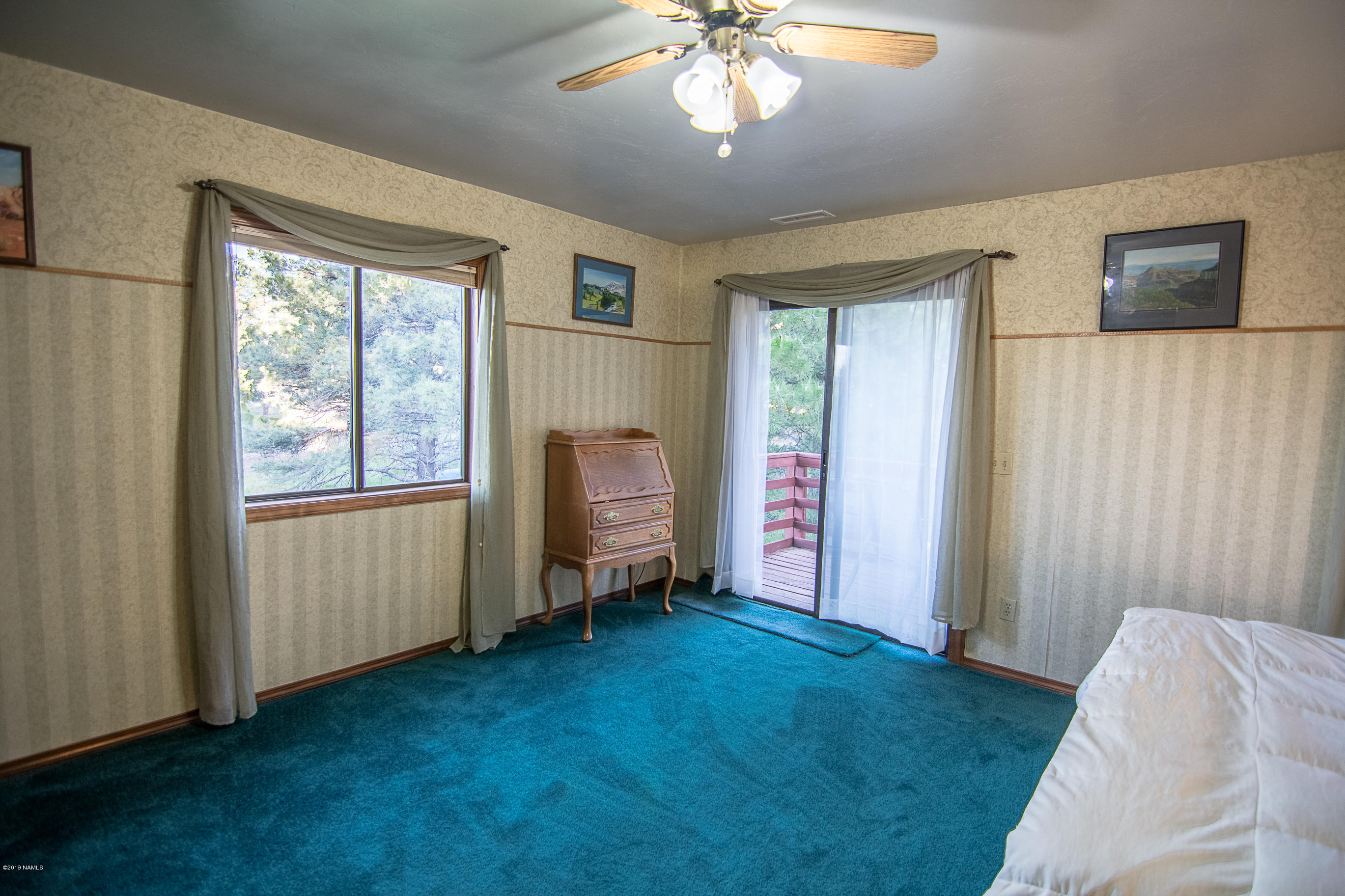1418 Homestead Road Flagstaff, AZ 86005 - Photo 13 of 33 Master bedroom