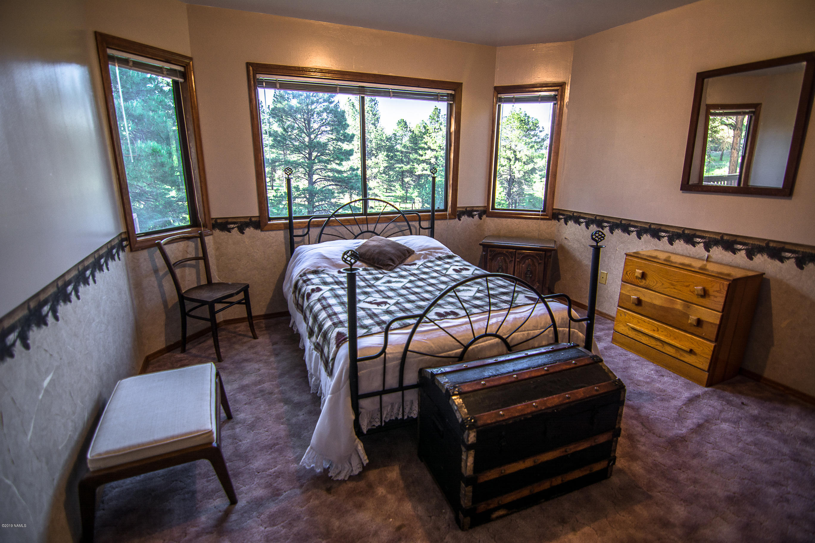1418 Homestead Road Flagstaff, AZ 86005 - Photo 17 of 33 Guest bedroom 1