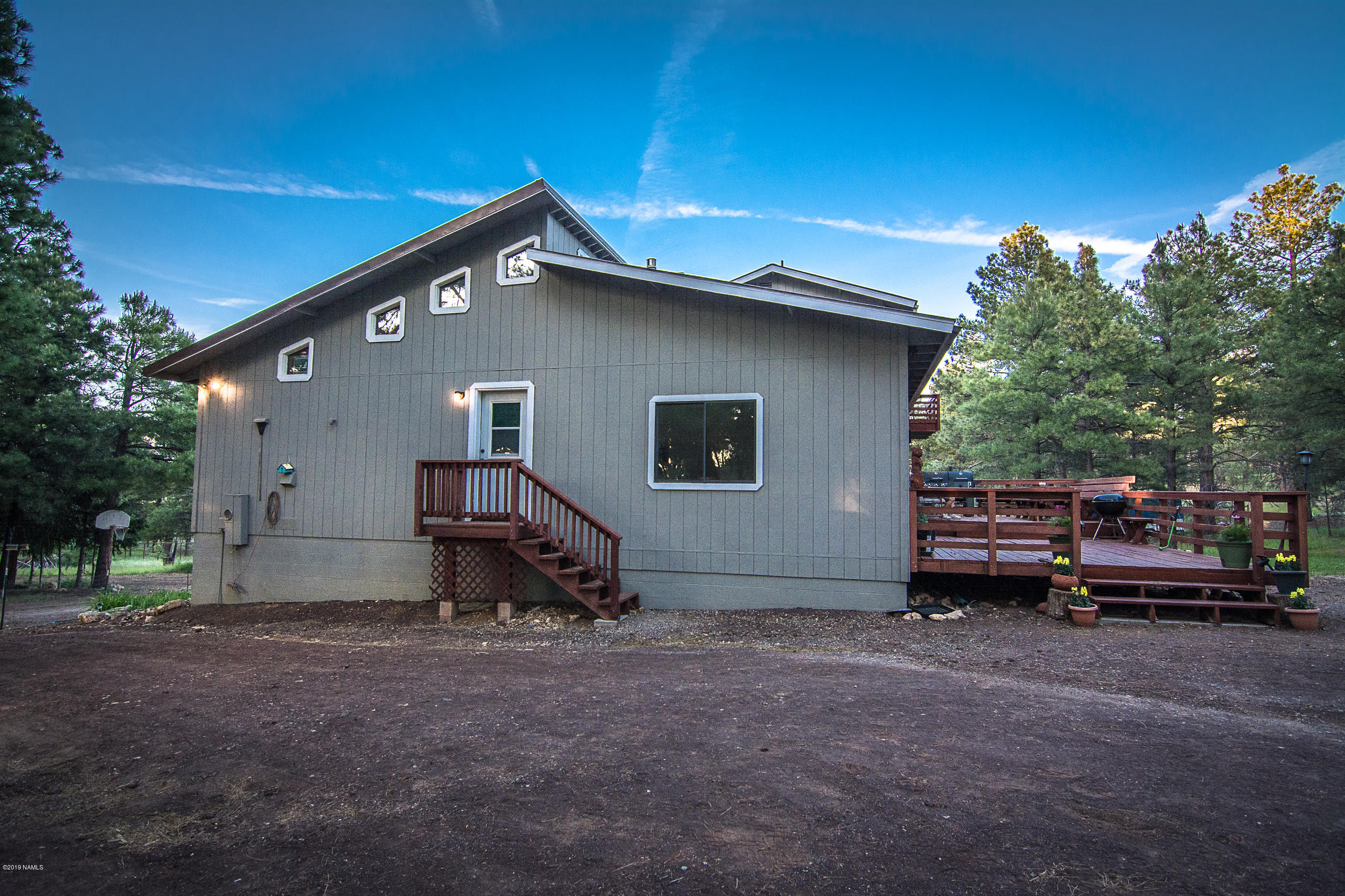 1418 Homestead Road Flagstaff, AZ 86005 - Photo 28 of 33 West side of home