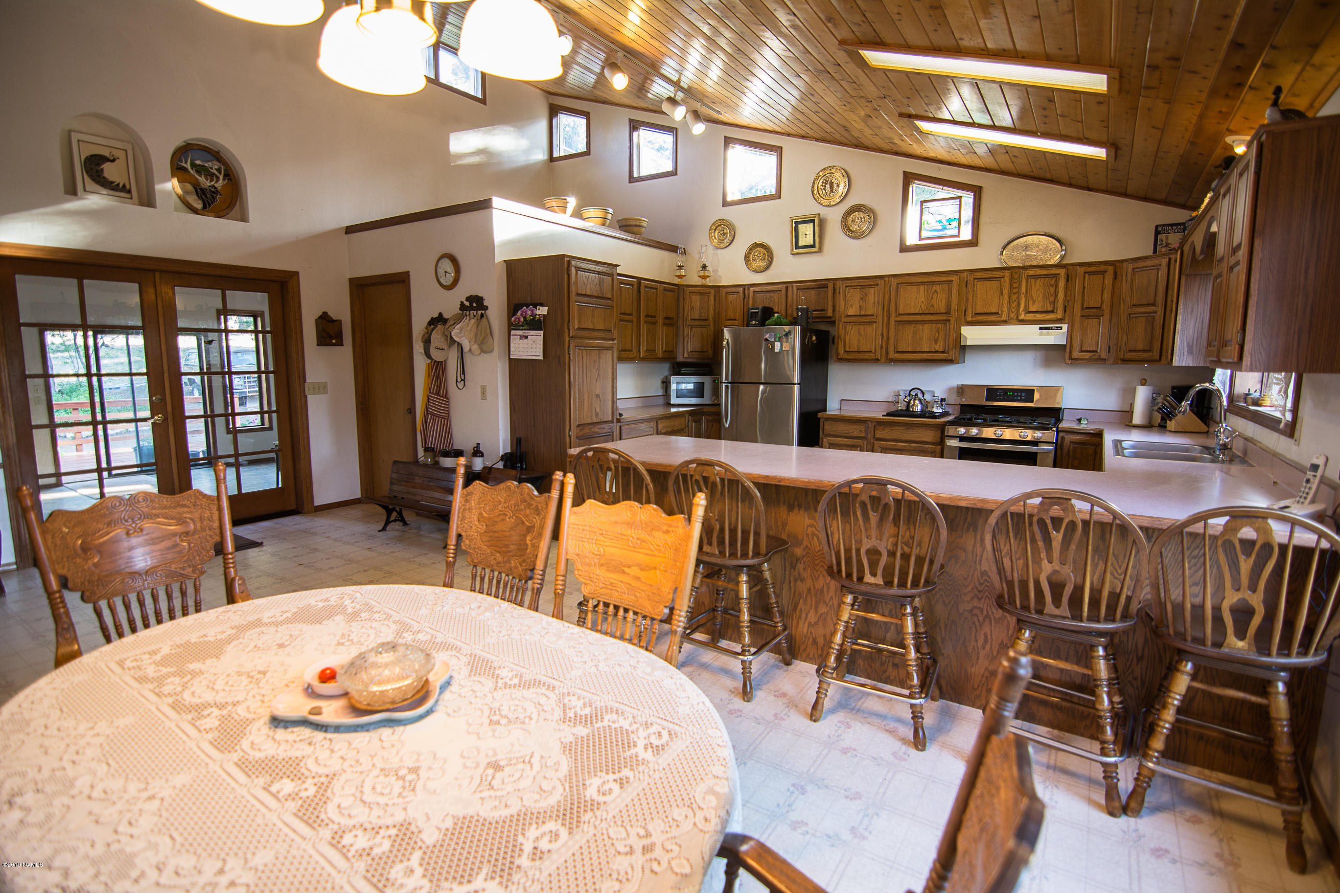 Dining towards kitchen